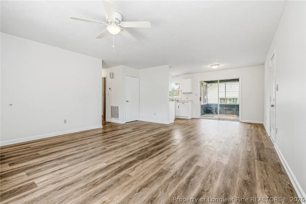 302 W 6th Avenue Raeford, NC 28376