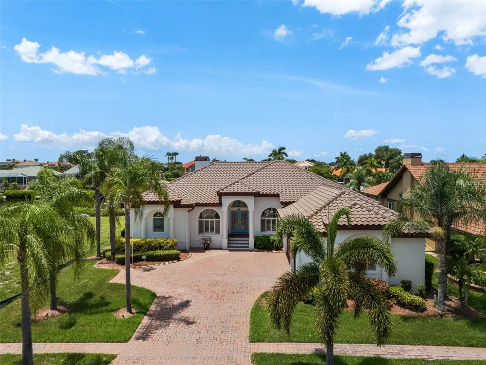 949 ALLEGRO LANE Apollo Beach, FL 33572