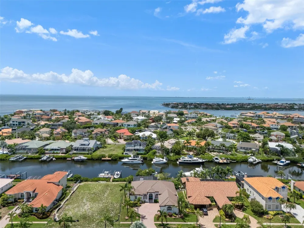 949 ALLEGRO LANE Apollo Beach, FL 33572