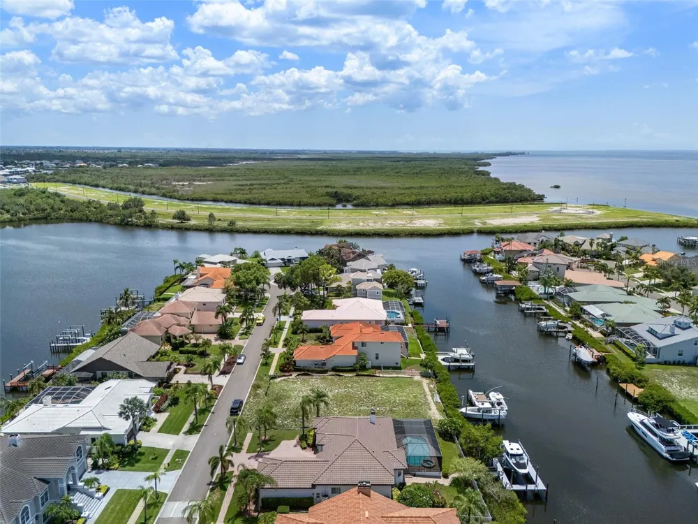 949 ALLEGRO LANE Apollo Beach, FL 33572