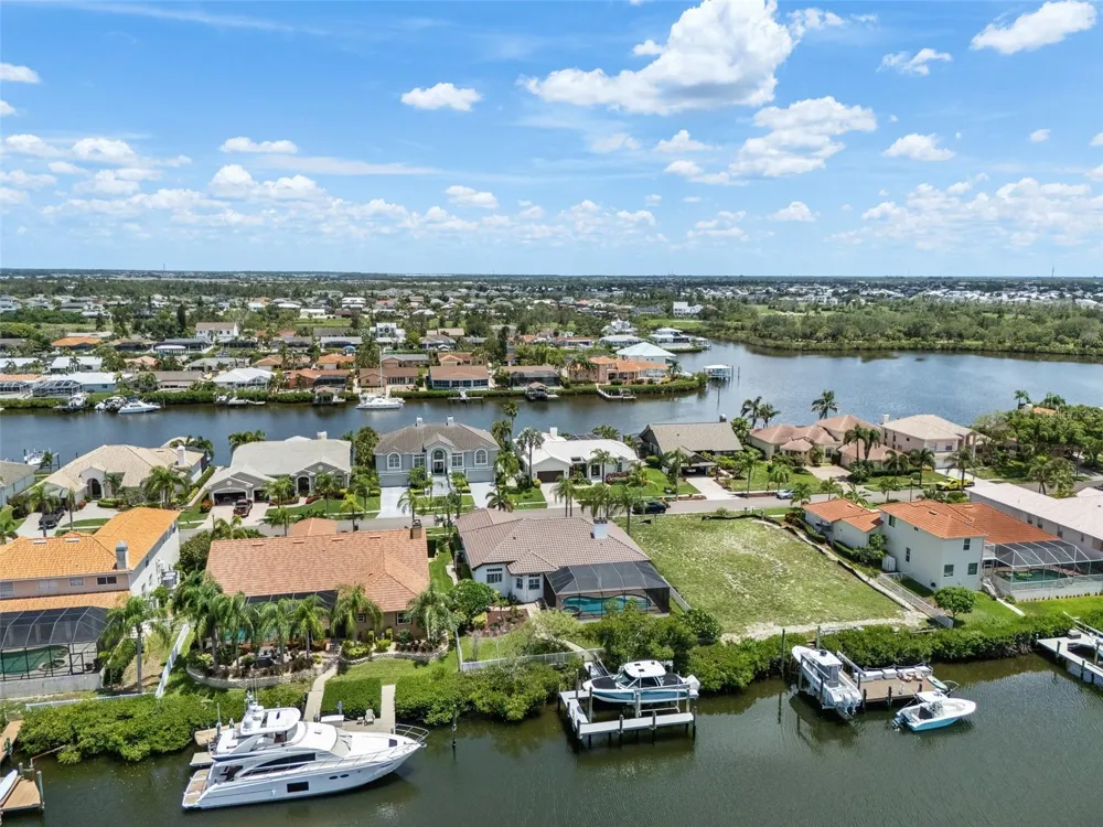 949 ALLEGRO LANE Apollo Beach, FL 33572