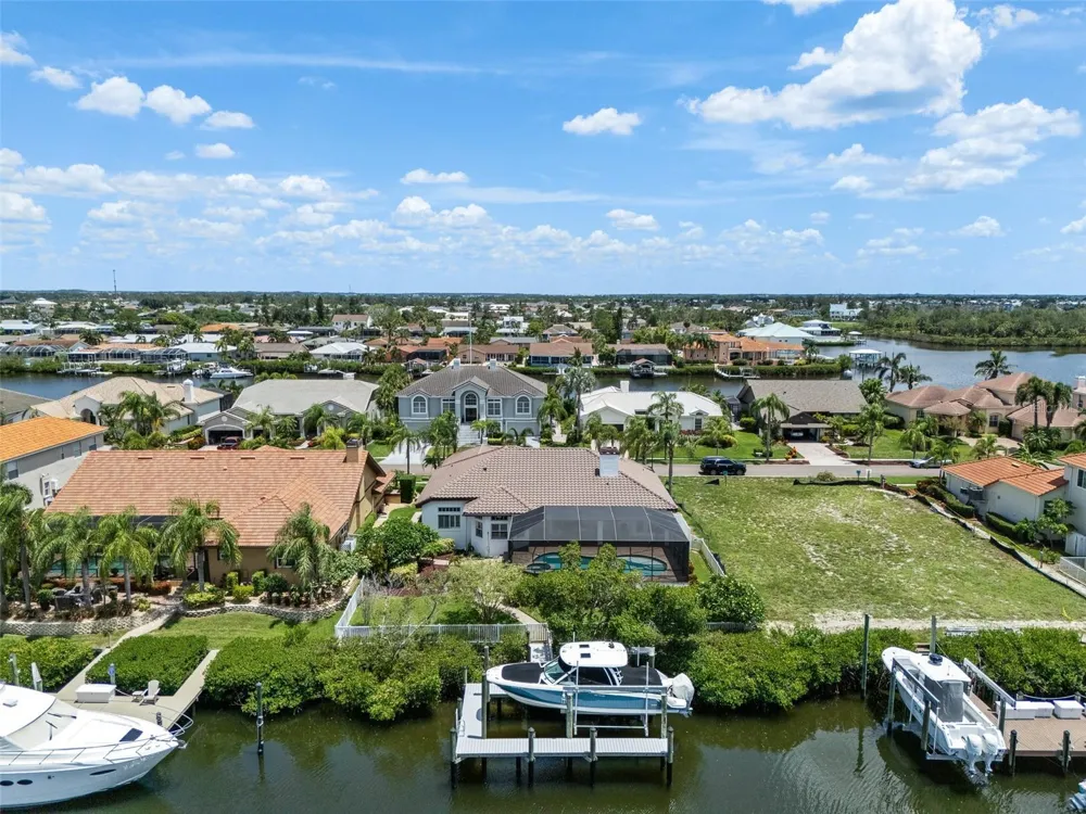949 ALLEGRO LANE Apollo Beach, FL 33572