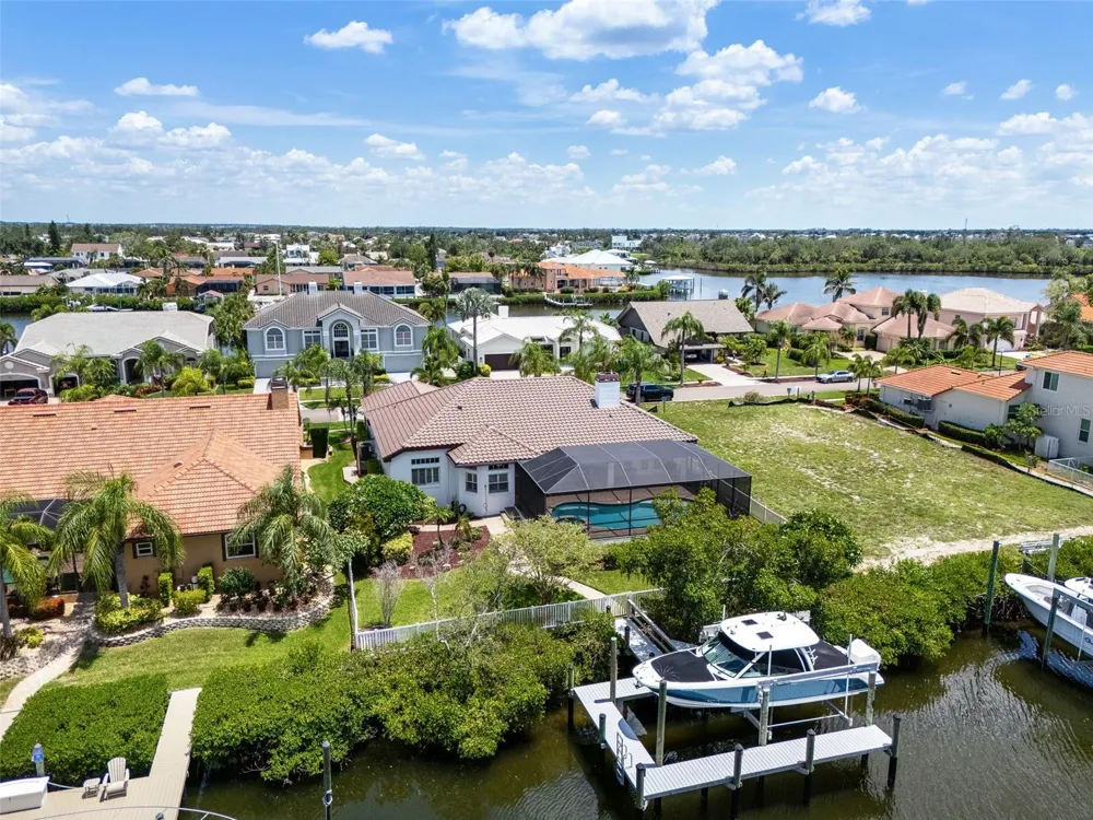 949 ALLEGRO LANE Apollo Beach, FL 33572