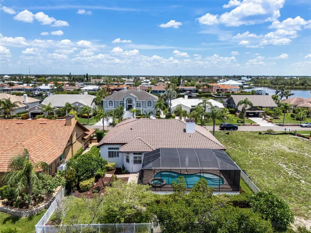 949 ALLEGRO LANE Apollo Beach, FL 33572