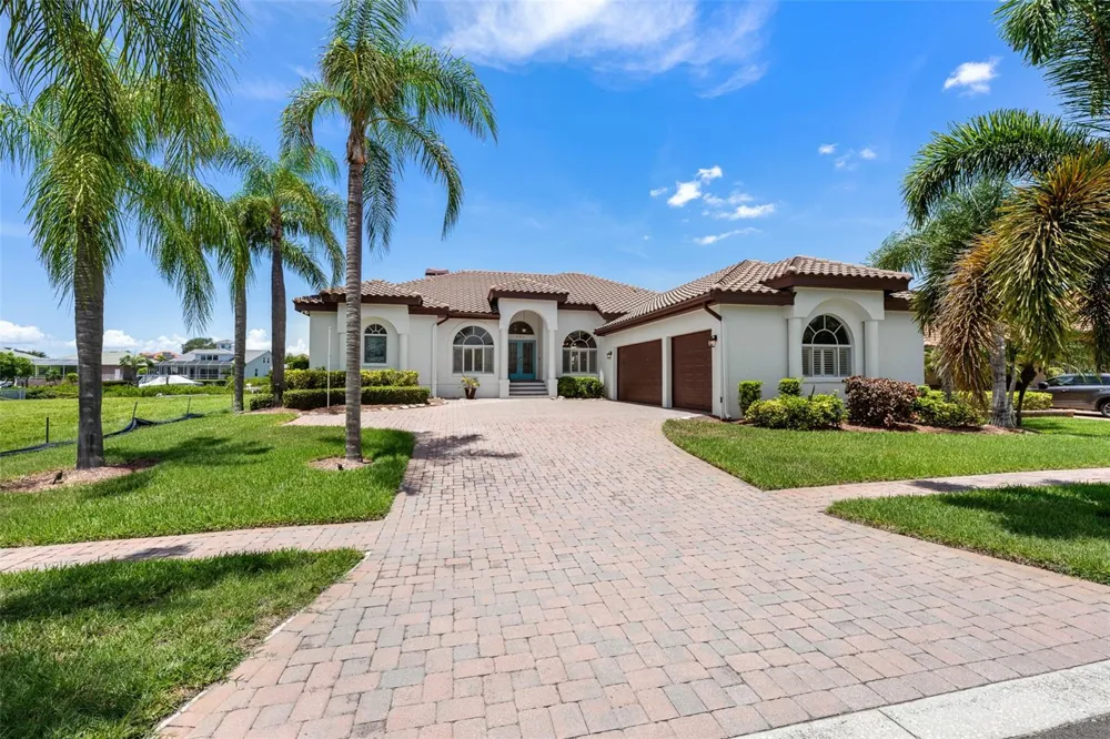 949 ALLEGRO LANE Apollo Beach, FL 33572