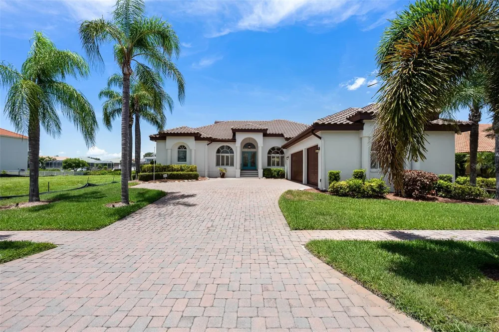 949 ALLEGRO LANE Apollo Beach, FL 33572