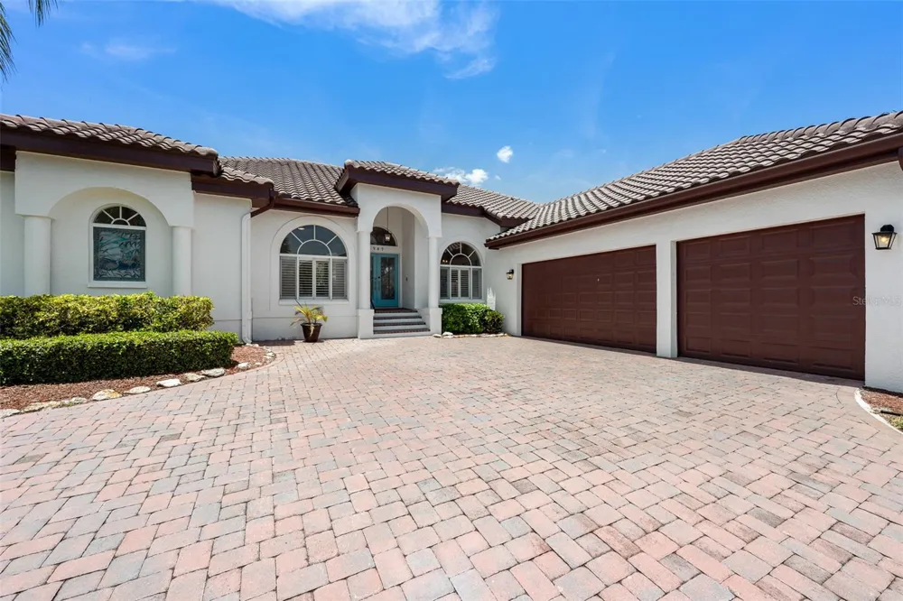 949 ALLEGRO LANE Apollo Beach, FL 33572