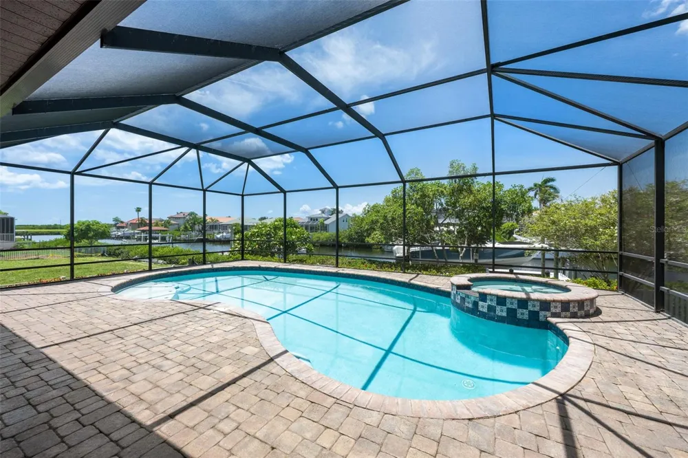 949 ALLEGRO LANE Apollo Beach, FL 33572
