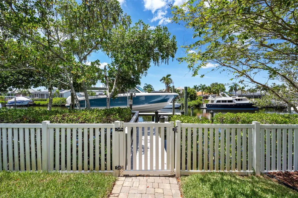 949 ALLEGRO LANE Apollo Beach, FL 33572