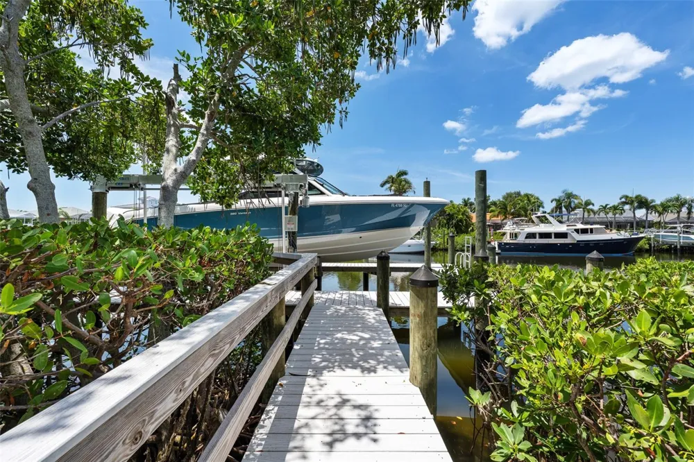 949 ALLEGRO LANE Apollo Beach, FL 33572