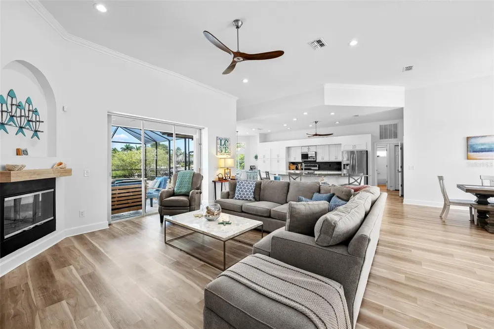 949 ALLEGRO LANE Apollo Beach, FL 33572