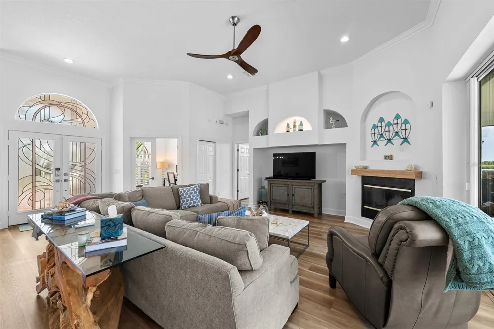 949 ALLEGRO LANE Apollo Beach, FL 33572