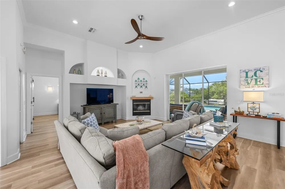 949 ALLEGRO LANE Apollo Beach, FL 33572