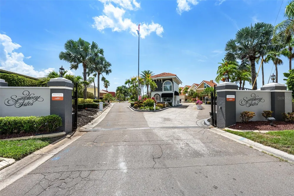 949 ALLEGRO LANE Apollo Beach, FL 33572