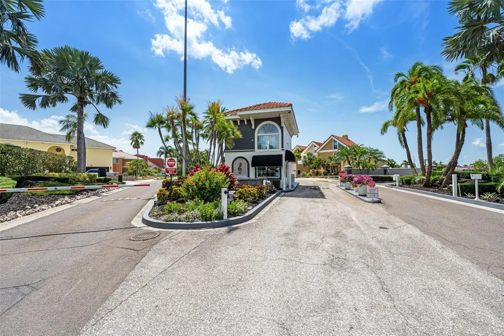 949 ALLEGRO LANE Apollo Beach, FL 33572