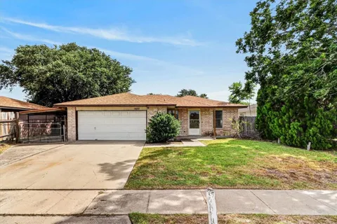 1622 La Joya Street
