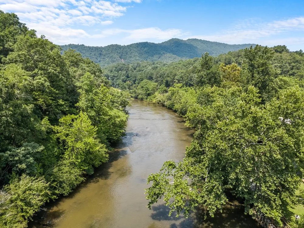 RIVERS EDGE TRL Franklin, NC 28734