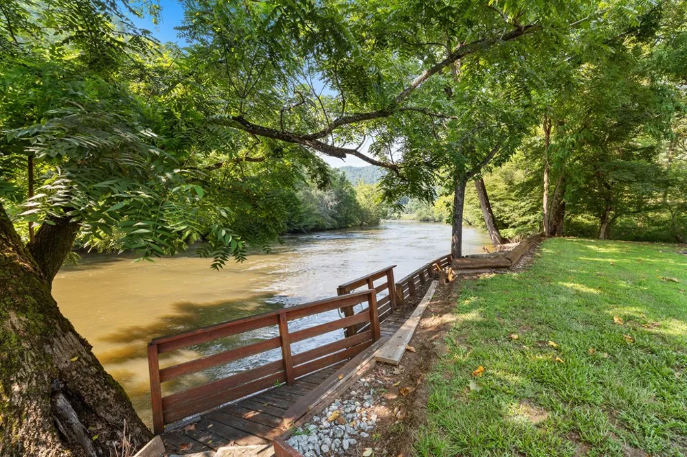 RIVERS EDGE TRL Franklin, NC 28734