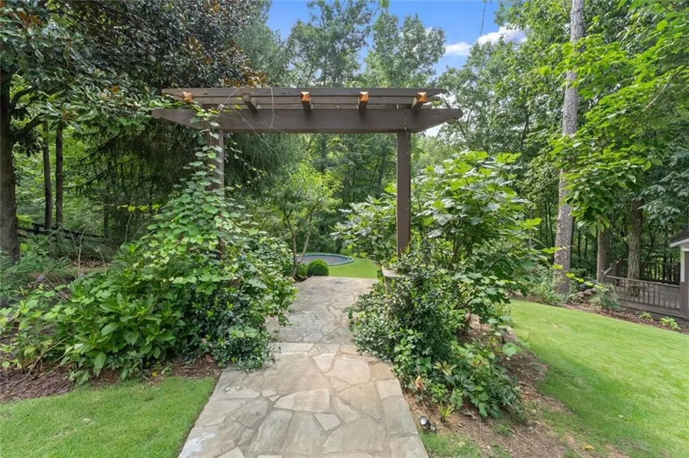 16066 Inverness Trail Milton, GA 30004