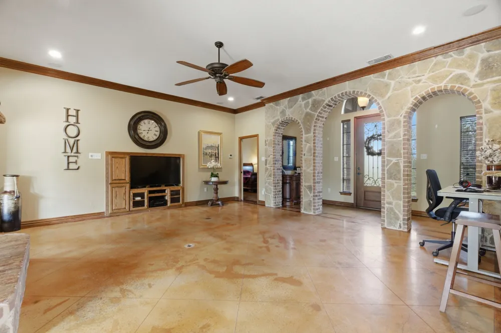 128 Horizon Circle Azle, TX 76020