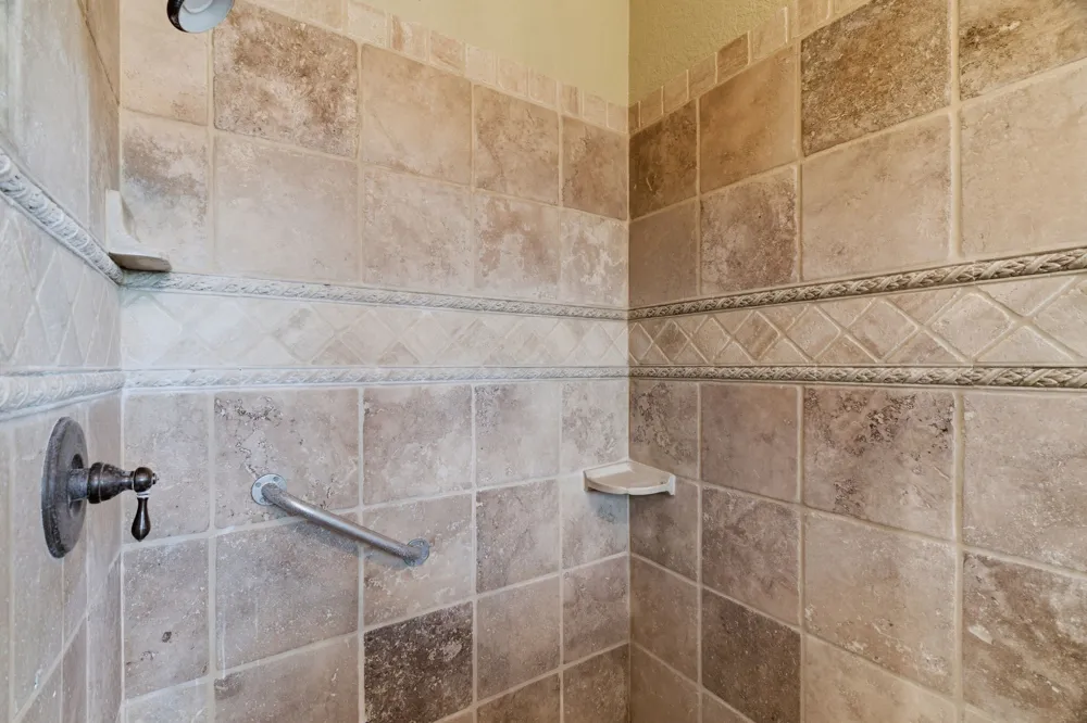128 Horizon Circle Azle, TX 76020