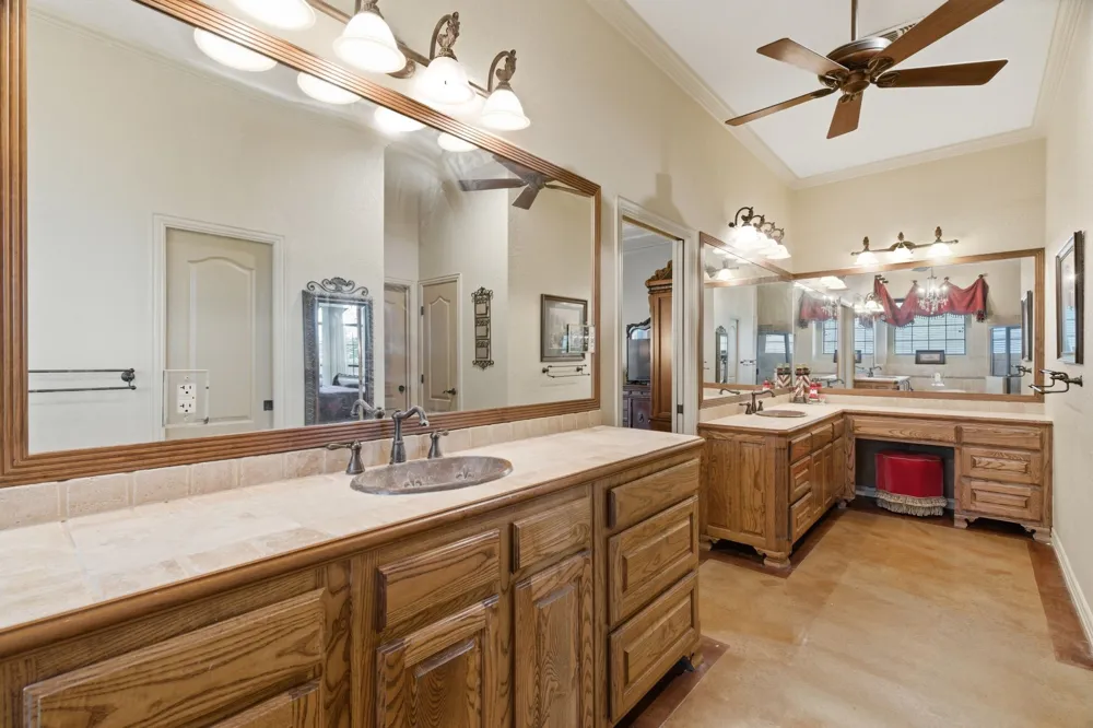 128 Horizon Circle Azle, TX 76020