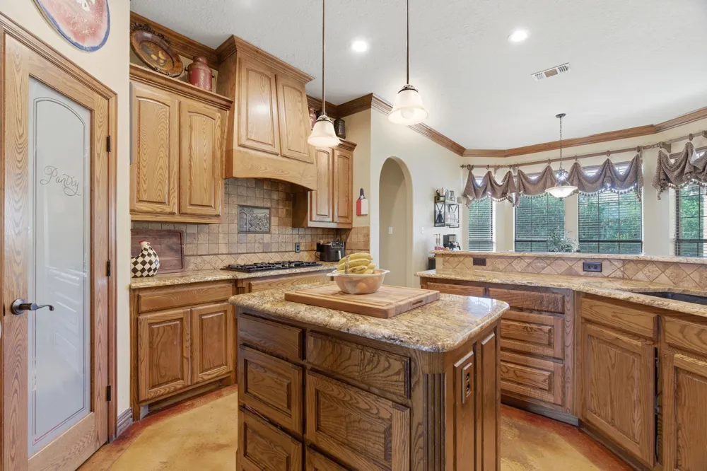 128 Horizon Circle Azle, TX 76020