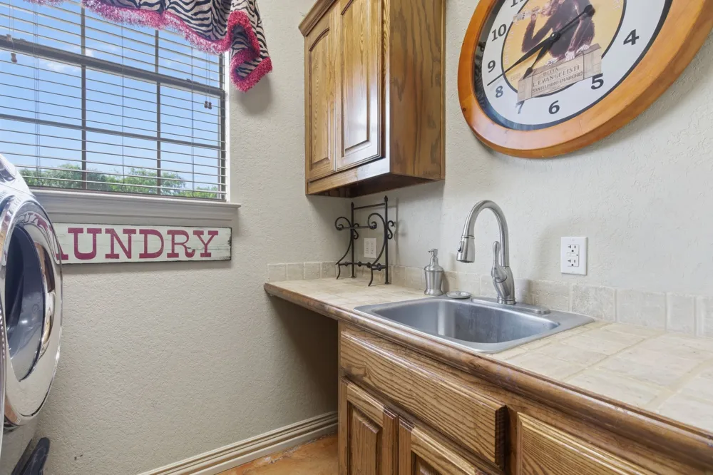 128 Horizon Circle Azle, TX 76020