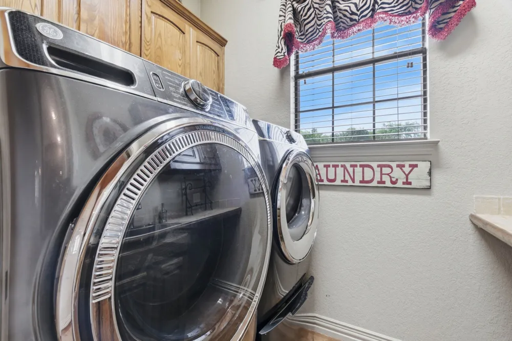 128 Horizon Circle Azle, TX 76020