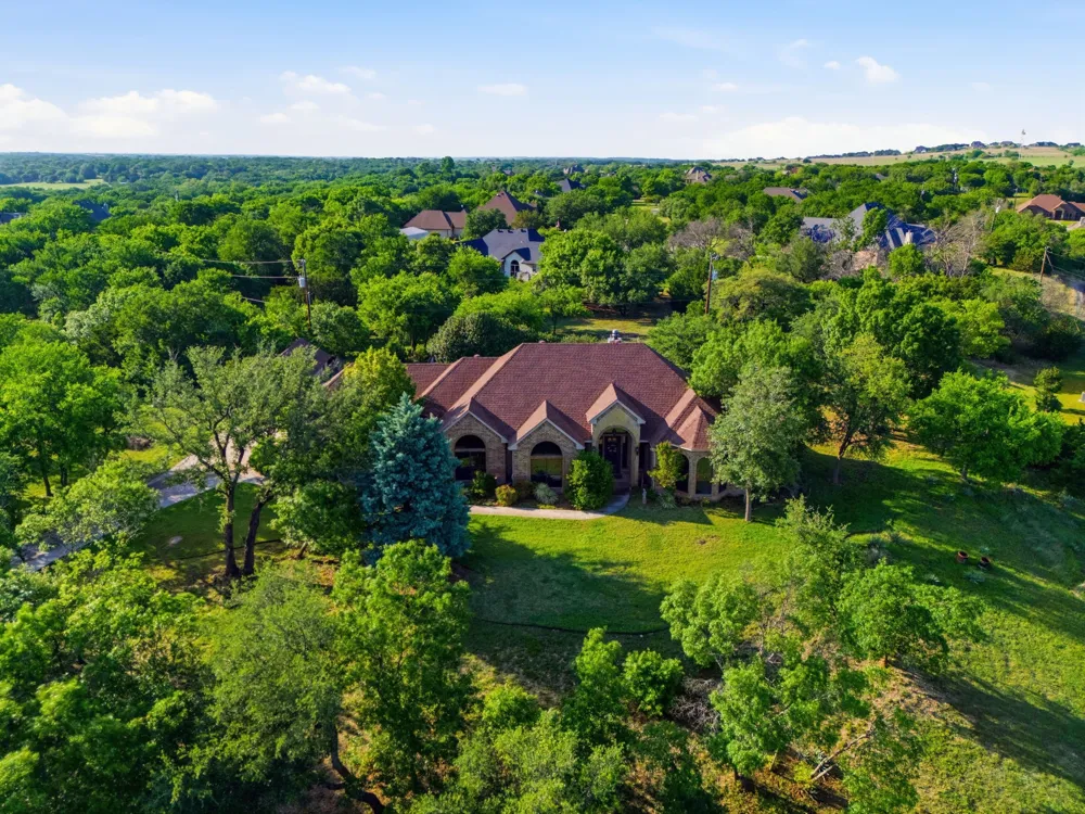 128 Horizon Circle Azle, TX 76020