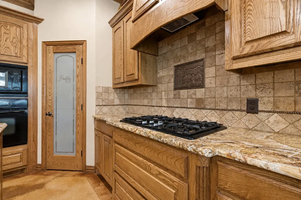 128 Horizon Circle Azle, TX 76020