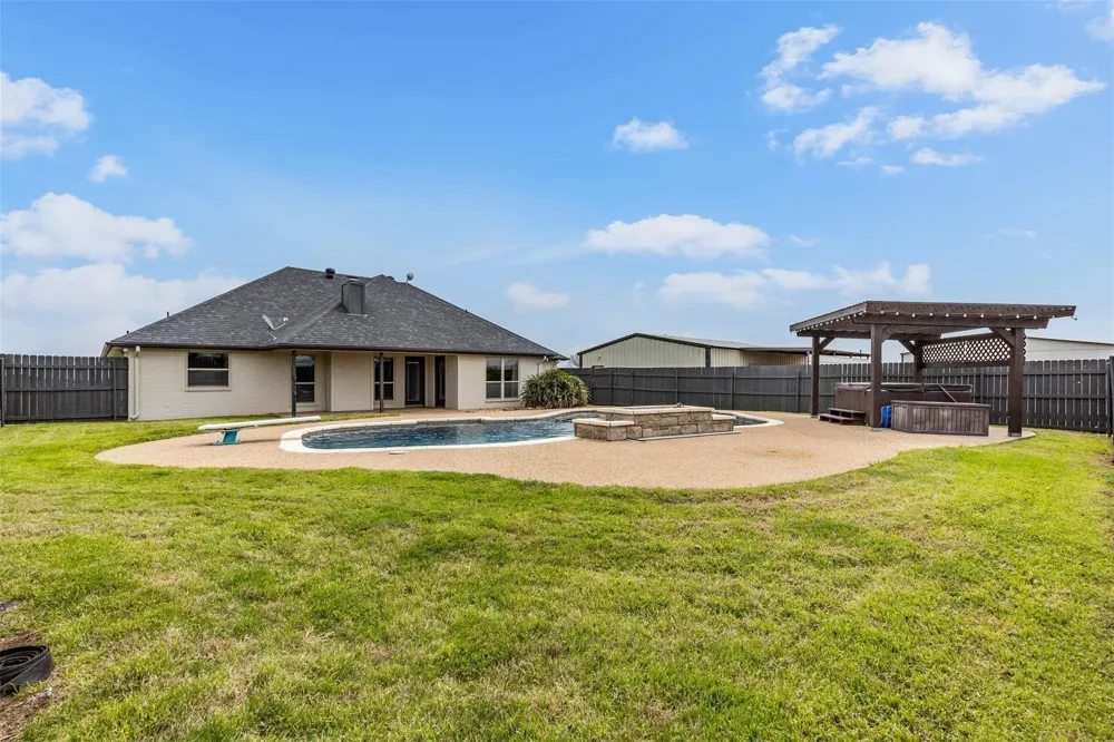 312 Corral Road Godley, TX 76044