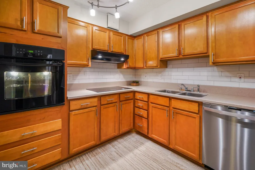 5904 MOUNT EAGLE DRIVE #711 Alexandria, VA 22303