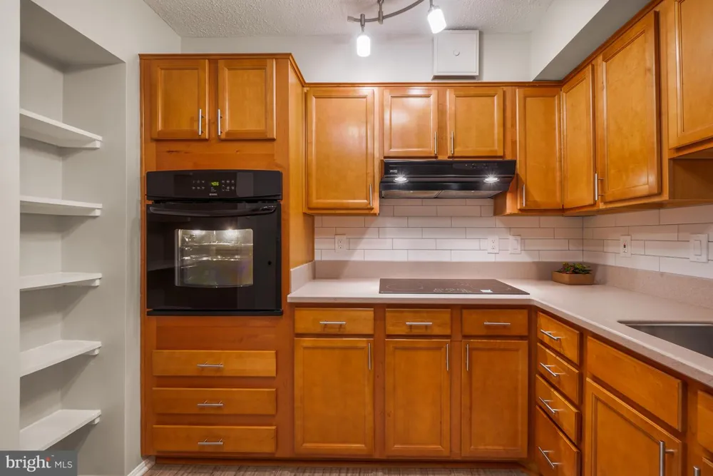 5904 MOUNT EAGLE DRIVE #711 Alexandria, VA 22303