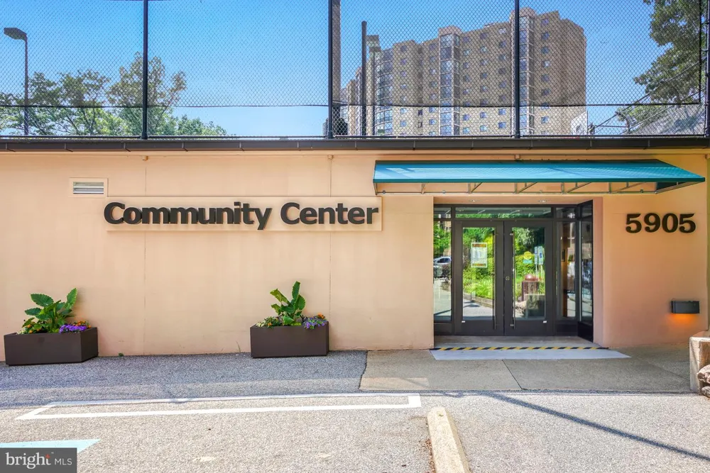 5904 MOUNT EAGLE DRIVE #711 Alexandria, VA 22303