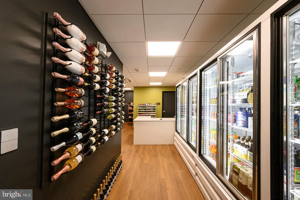 5904 MOUNT EAGLE DRIVE #711 Alexandria, VA 22303