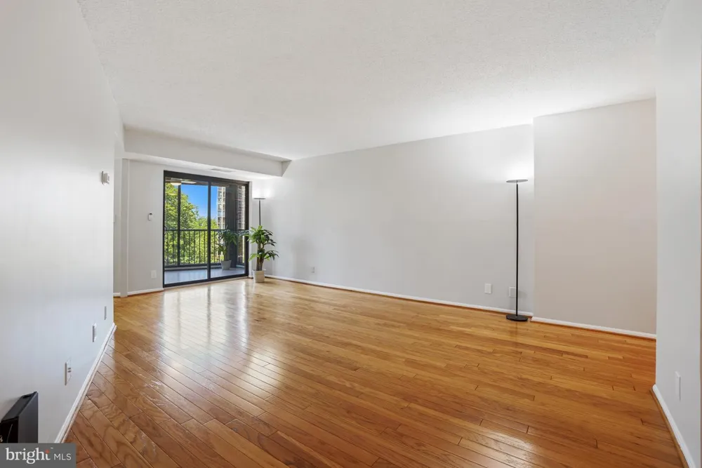5904 MOUNT EAGLE DRIVE #711 Alexandria, VA 22303