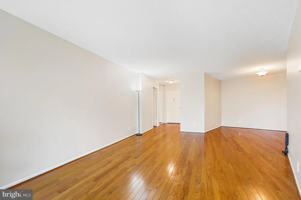 5904 MOUNT EAGLE DRIVE #711 Alexandria, VA 22303
