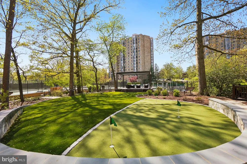 5904 MOUNT EAGLE DRIVE #711 Alexandria, VA 22303