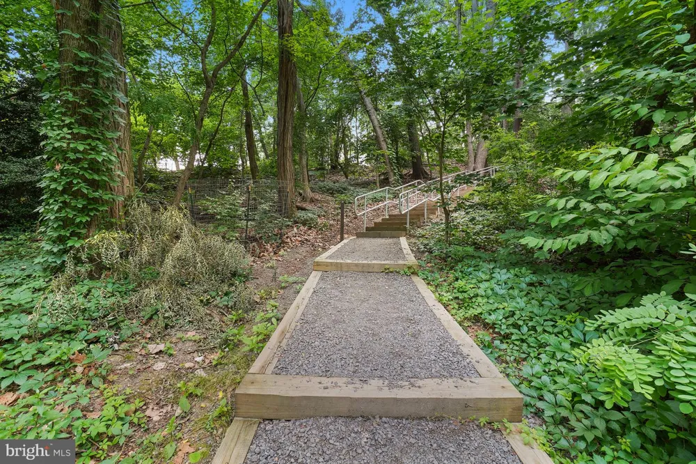 5904 MOUNT EAGLE DRIVE #711 Alexandria, VA 22303