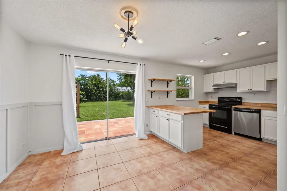143 Bobwhite Road Royal Palm Beach, FL 33411