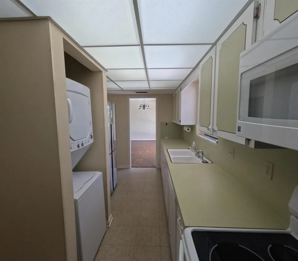 20 SE Turtle Creek Drive #Apt F Tequesta, FL 33469