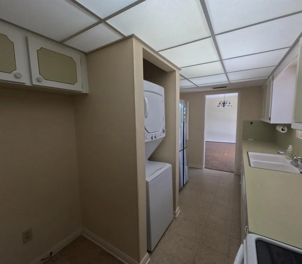 20 SE Turtle Creek Drive #Apt F Tequesta, FL 33469