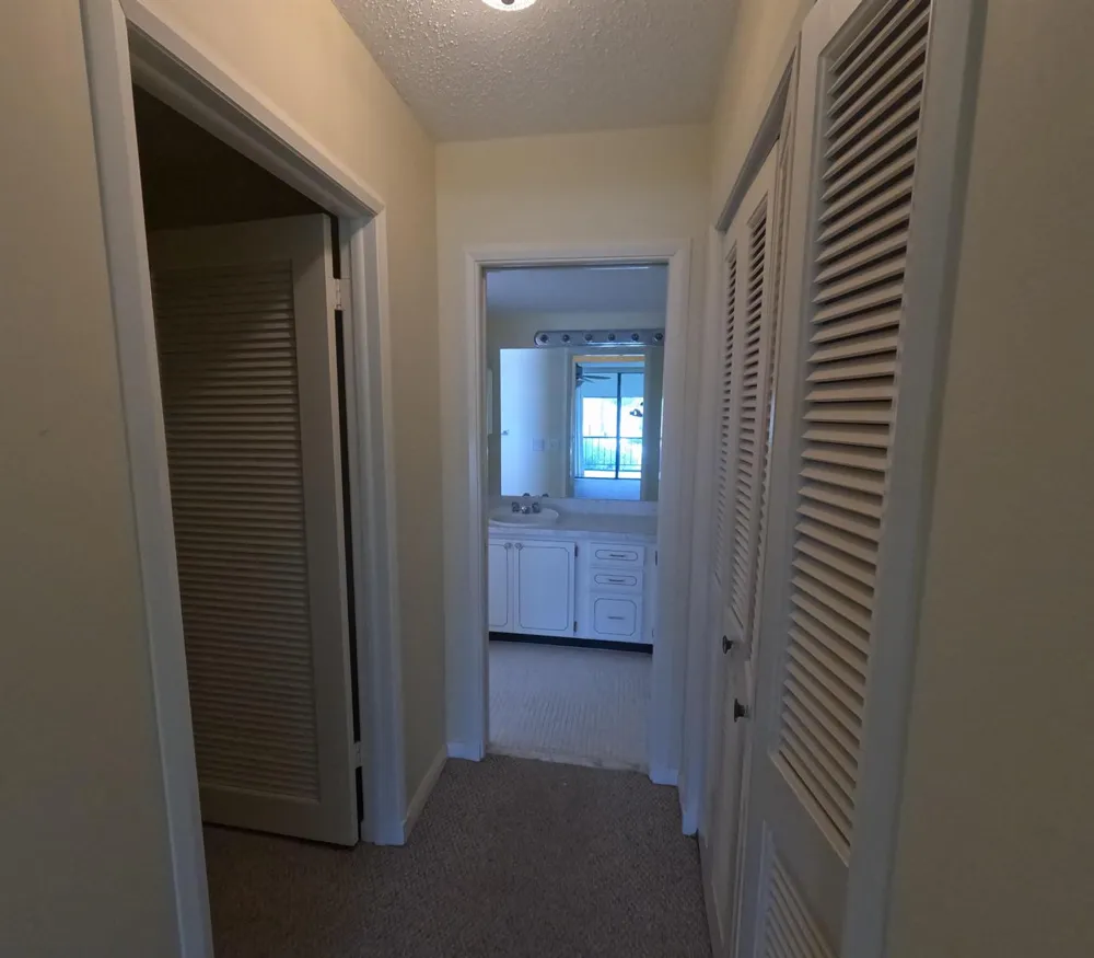 20 SE Turtle Creek Drive #Apt F Tequesta, FL 33469