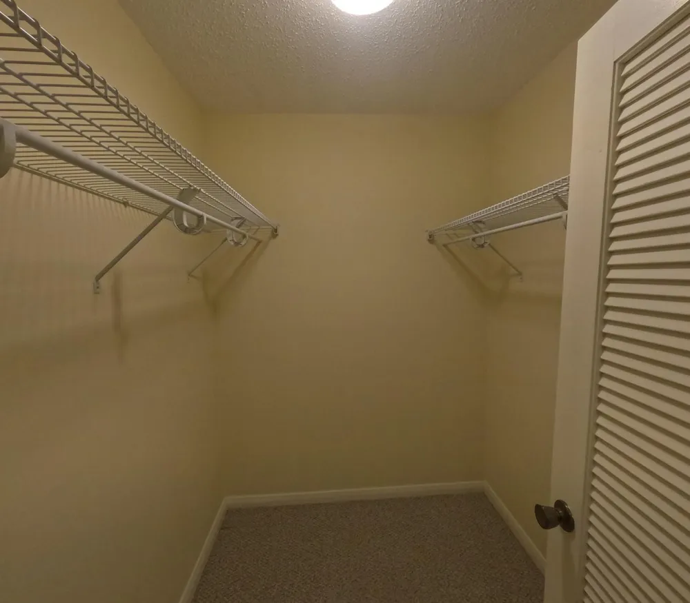 20 SE Turtle Creek Drive #Apt F Tequesta, FL 33469