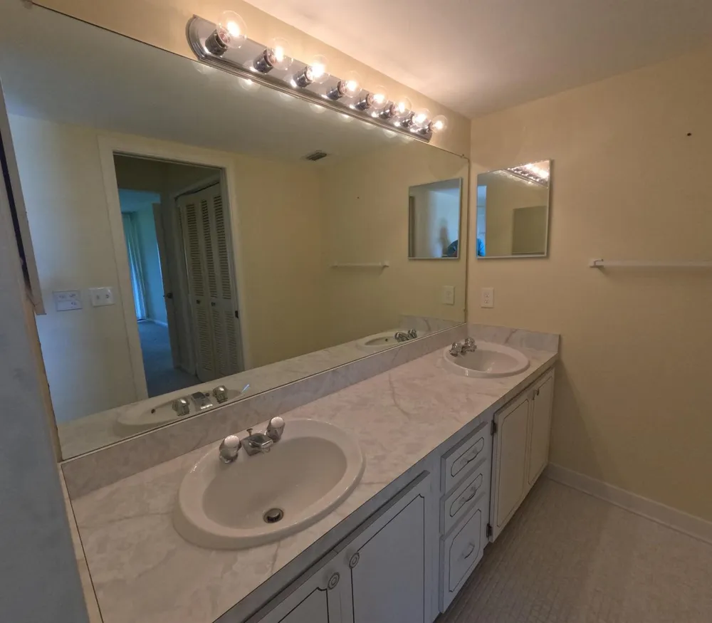 20 SE Turtle Creek Drive #Apt F Tequesta, FL 33469