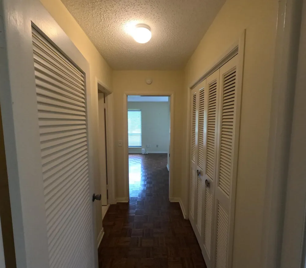 20 SE Turtle Creek Drive #Apt F Tequesta, FL 33469