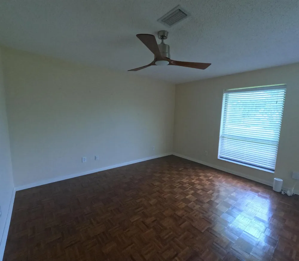 20 SE Turtle Creek Drive #Apt F Tequesta, FL 33469