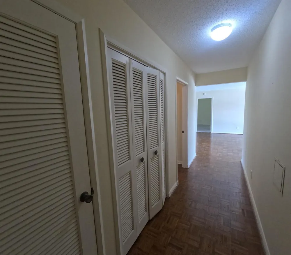 20 SE Turtle Creek Drive #Apt F Tequesta, FL 33469
