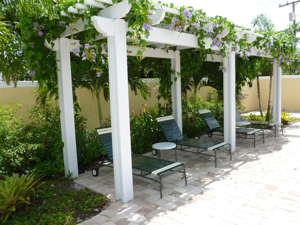 20 SE Turtle Creek Drive #Apt F Tequesta, FL 33469